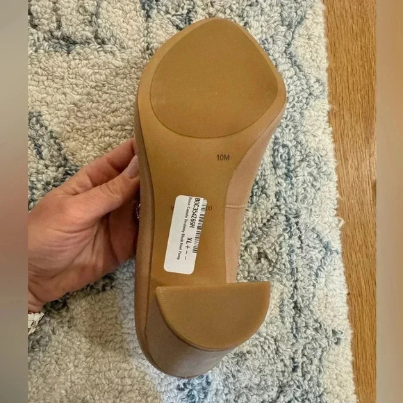 NWT VINCE CAMUTO Women's Desimmy Slip On High Heel Pumps size 10 - Picture 13 of 16